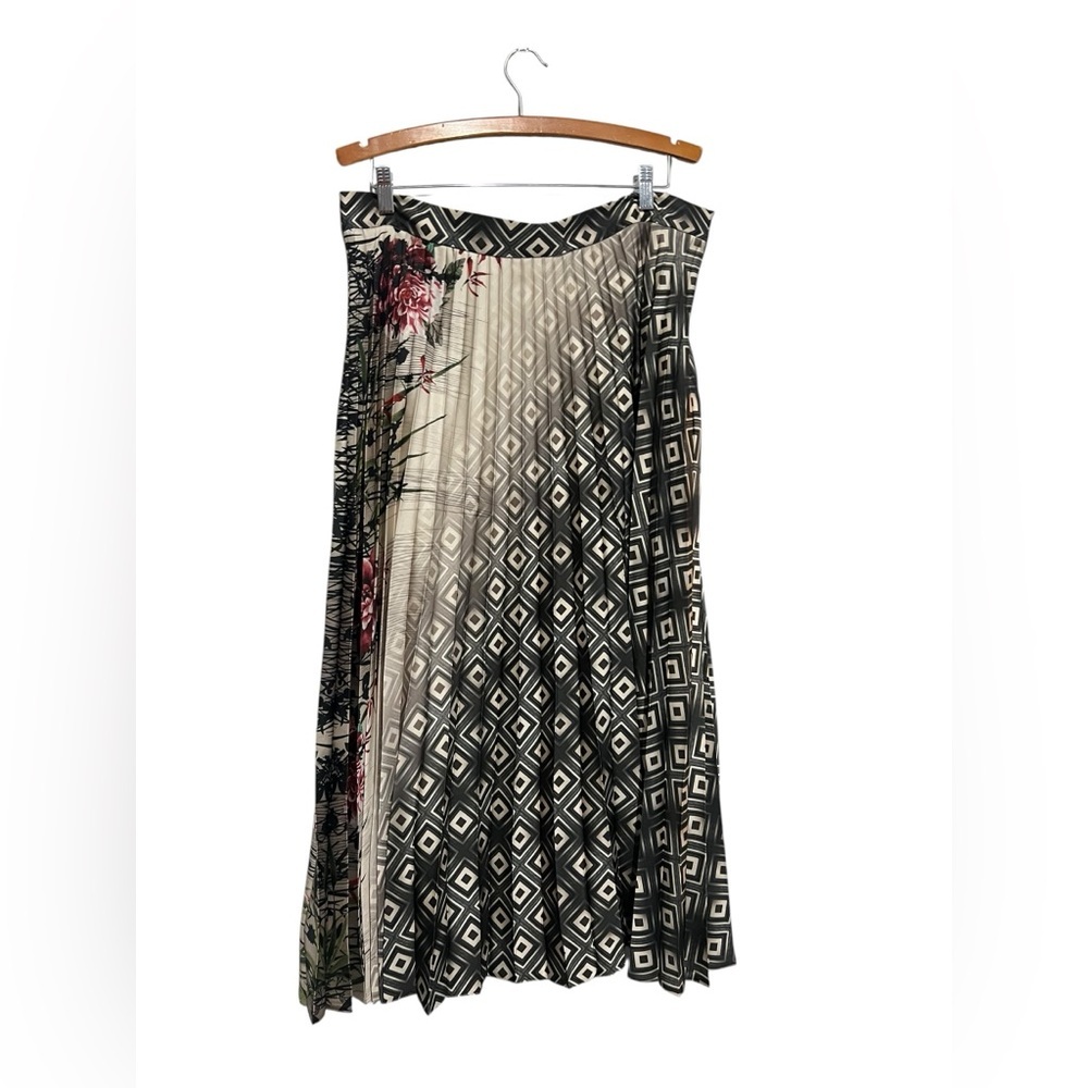 Carlucci Women's Maxi Skirt Size 16 Pleated Long Modest Floral Printed - Picture 3 of 6